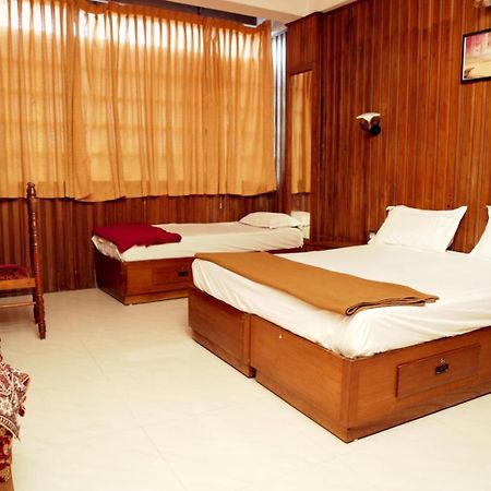 Hotel Dolphin Residency Thekkady Esterno foto