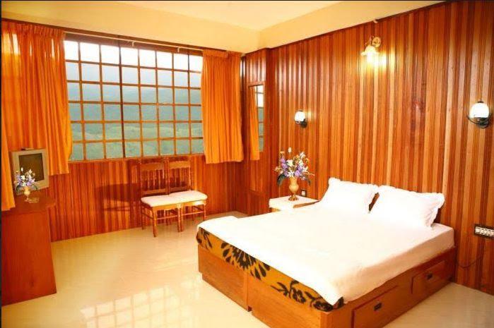 Hotel Dolphin Residency Thekkady Esterno foto